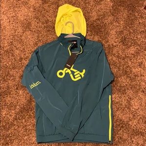 Oakley windbreaker